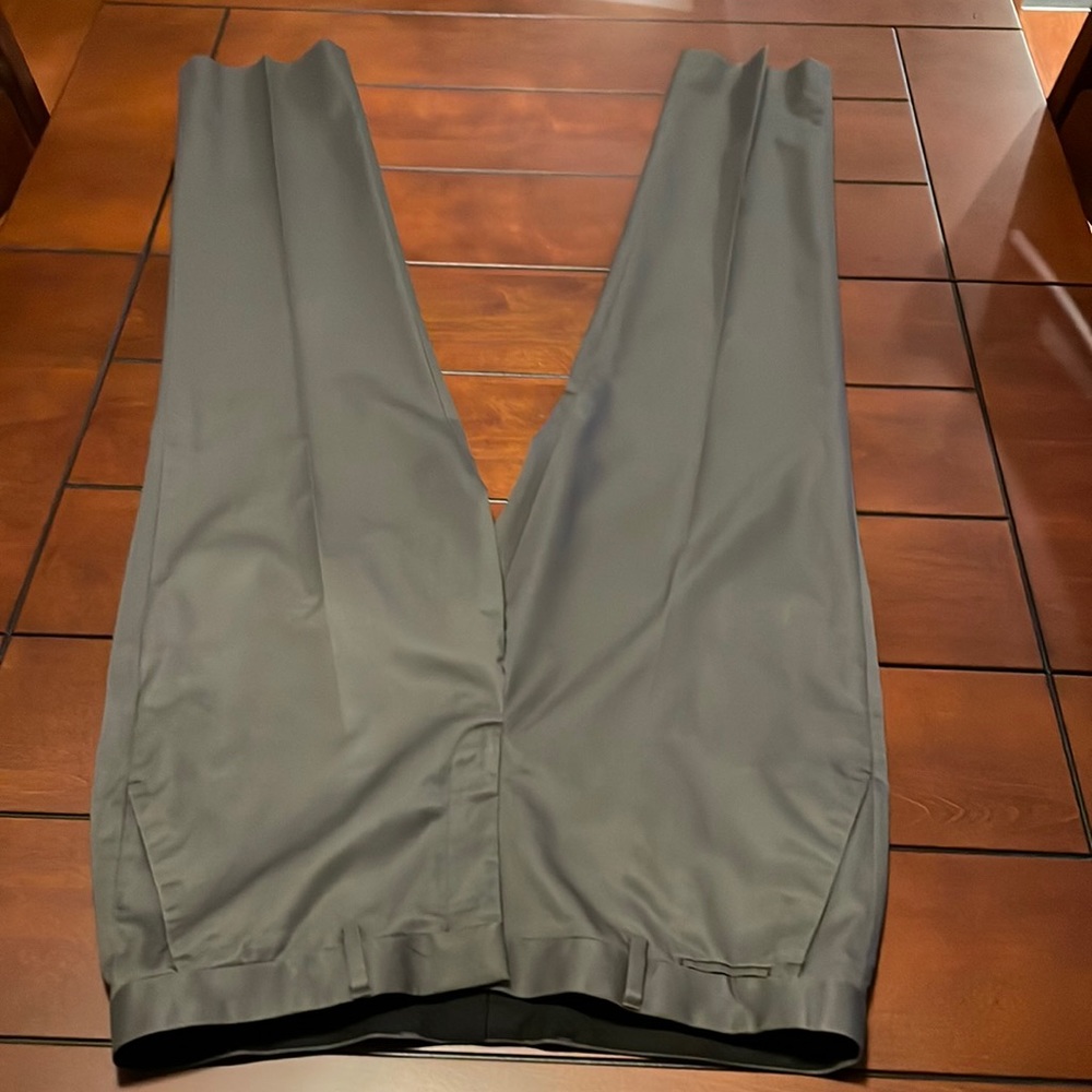 Gray Express Photographer Non-Iron Dress Pant